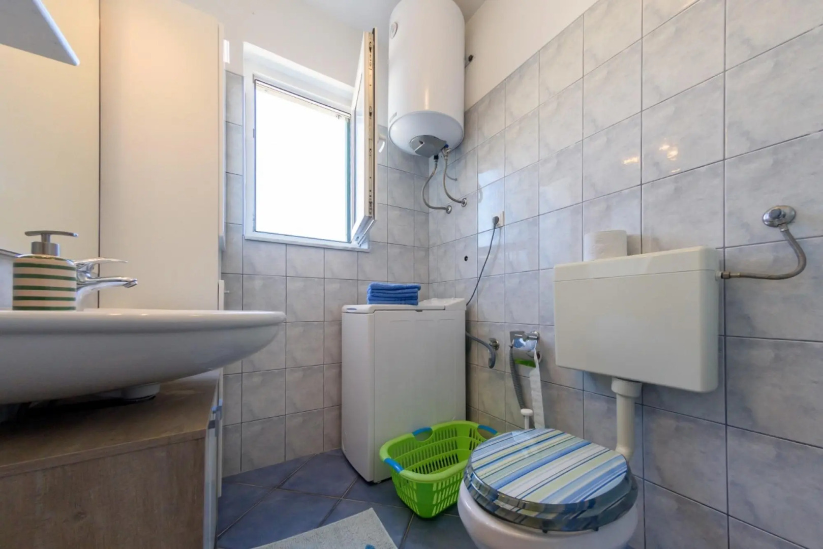 Holiday Home Near Lighthouse - H