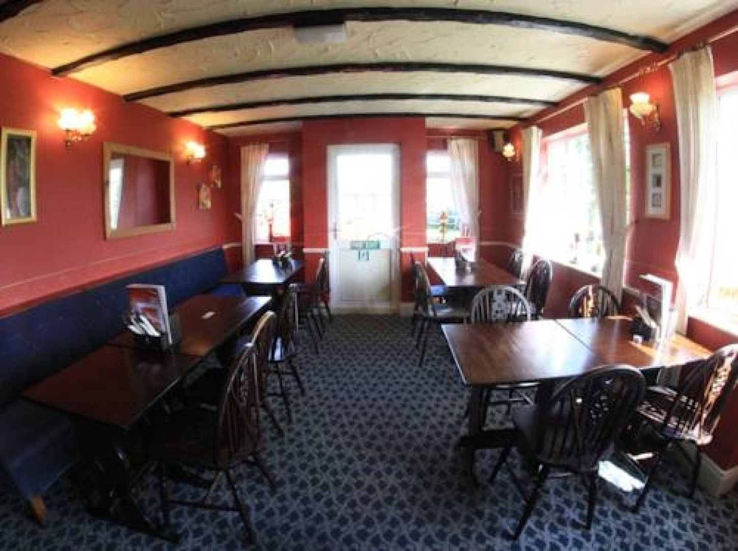 The Three Horseshoes