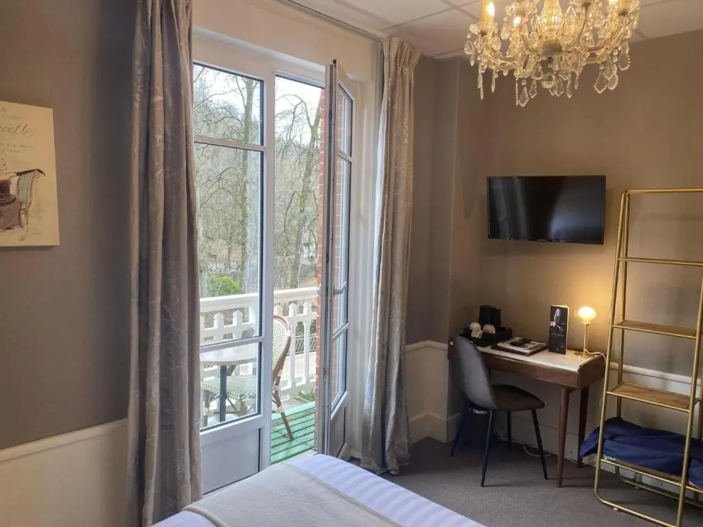 BRIT HOTEL & SPA Le Roc au Chien