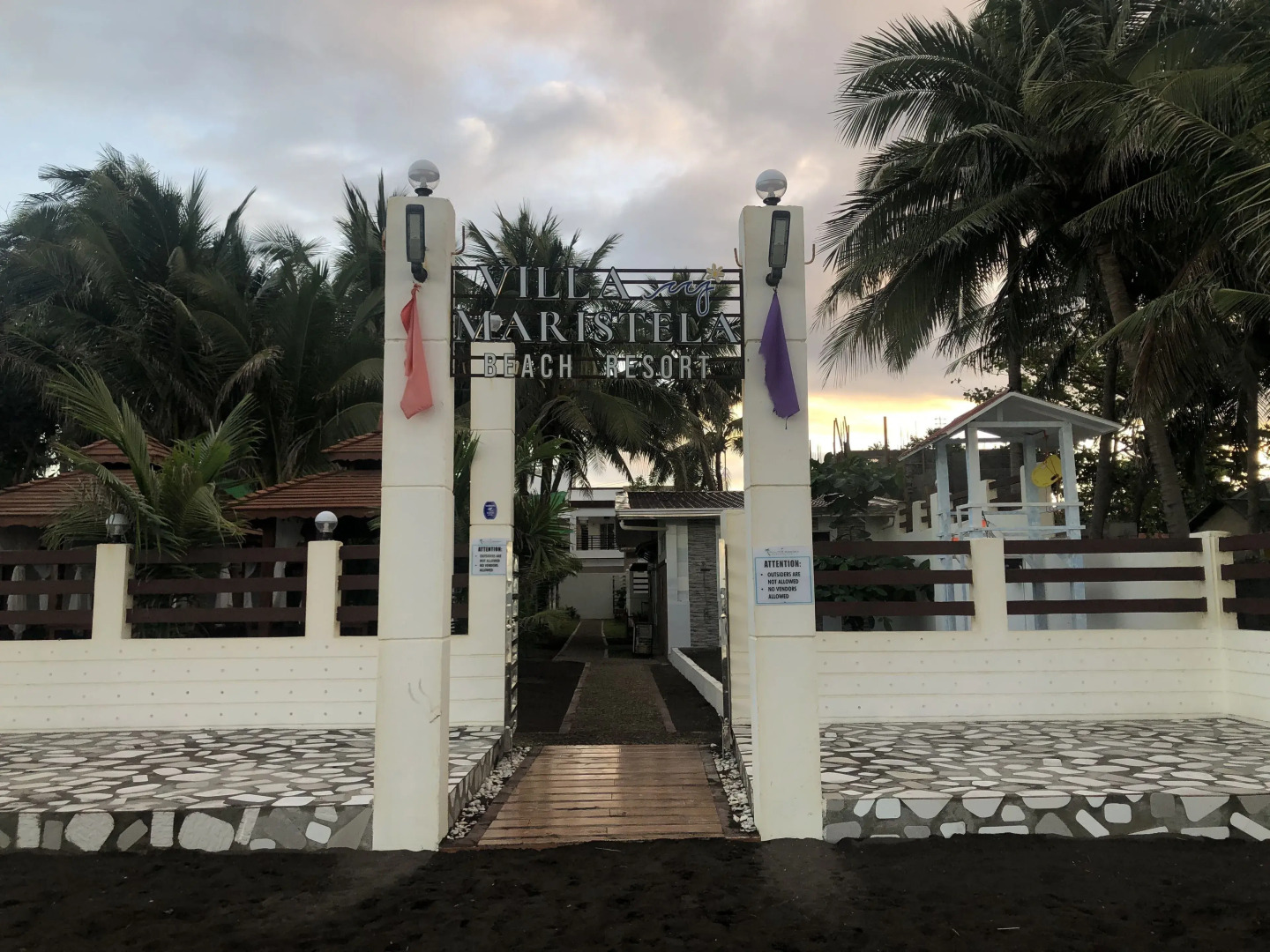 Villa MJ Maristela Beach Resort