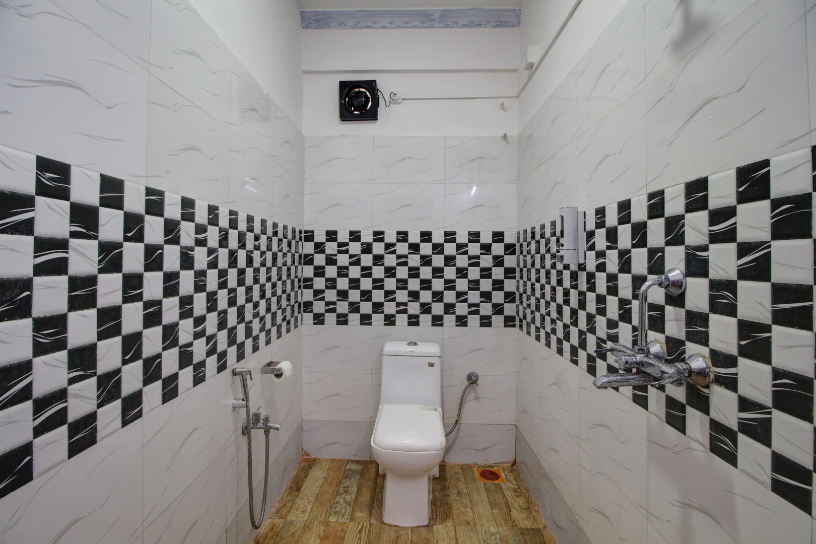 Hotel Pleasure Inn near Turtle Beach- Morjim