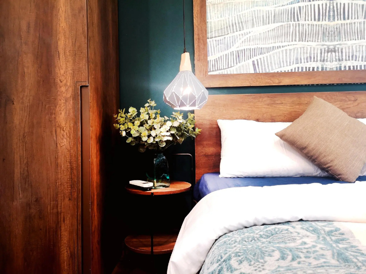 Benzen Boutique Stays Hostel and Apartment