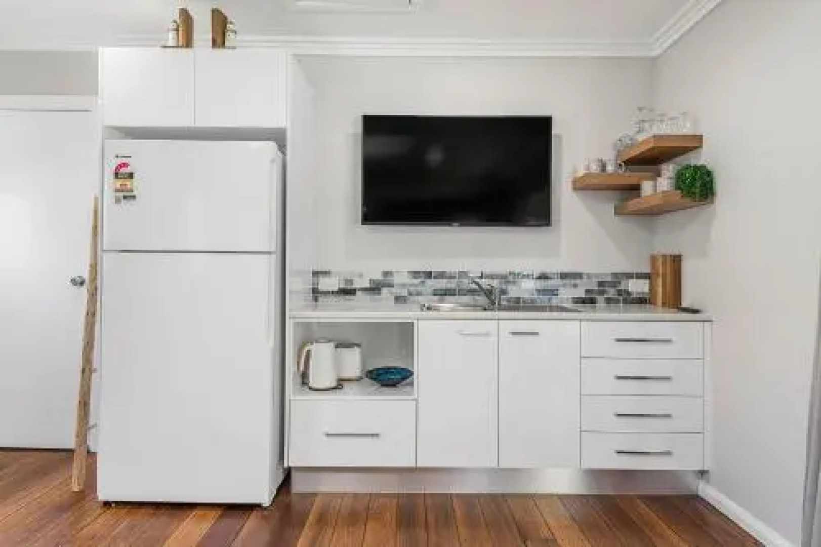 BANYANDAH 557 Ocean Drive NH