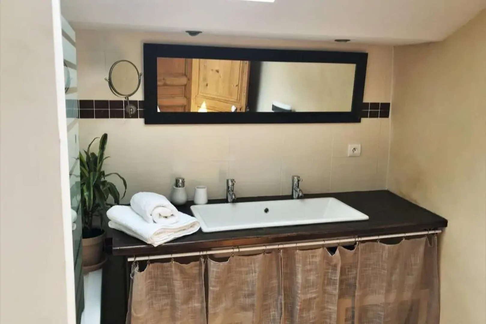 Coeur de Goudargues! 3 Ch, 3 Sdb, Exterieur, Clim