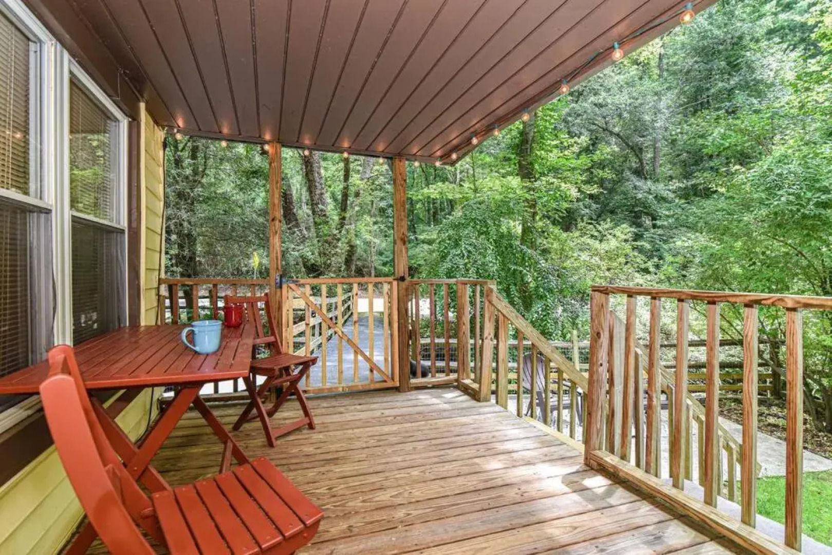 Asheville Creekside Bungalow