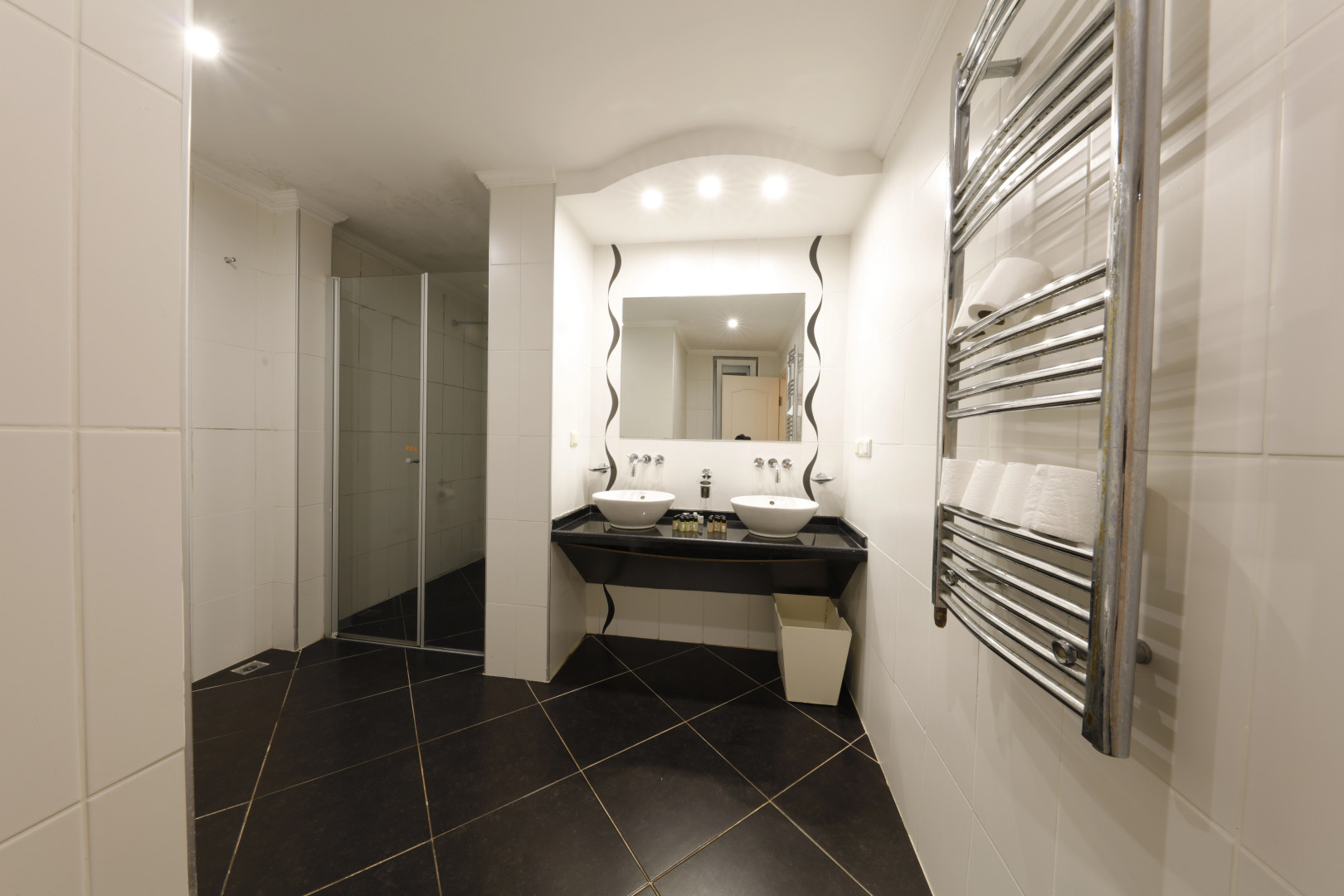 Tropical  Deluxe Suites