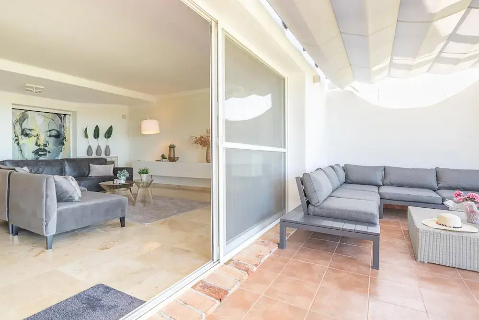 Apt Mairena Forest sea View & Pool