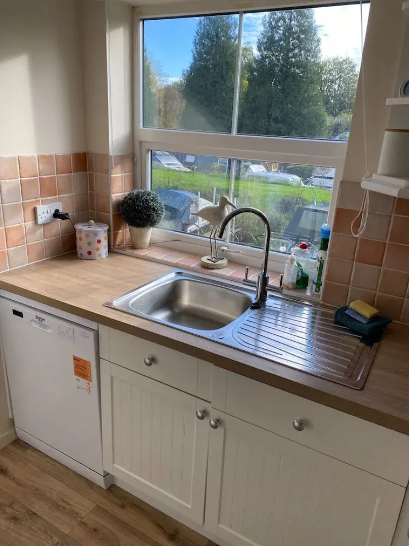 River Courtyard Apartment In The Heart Of