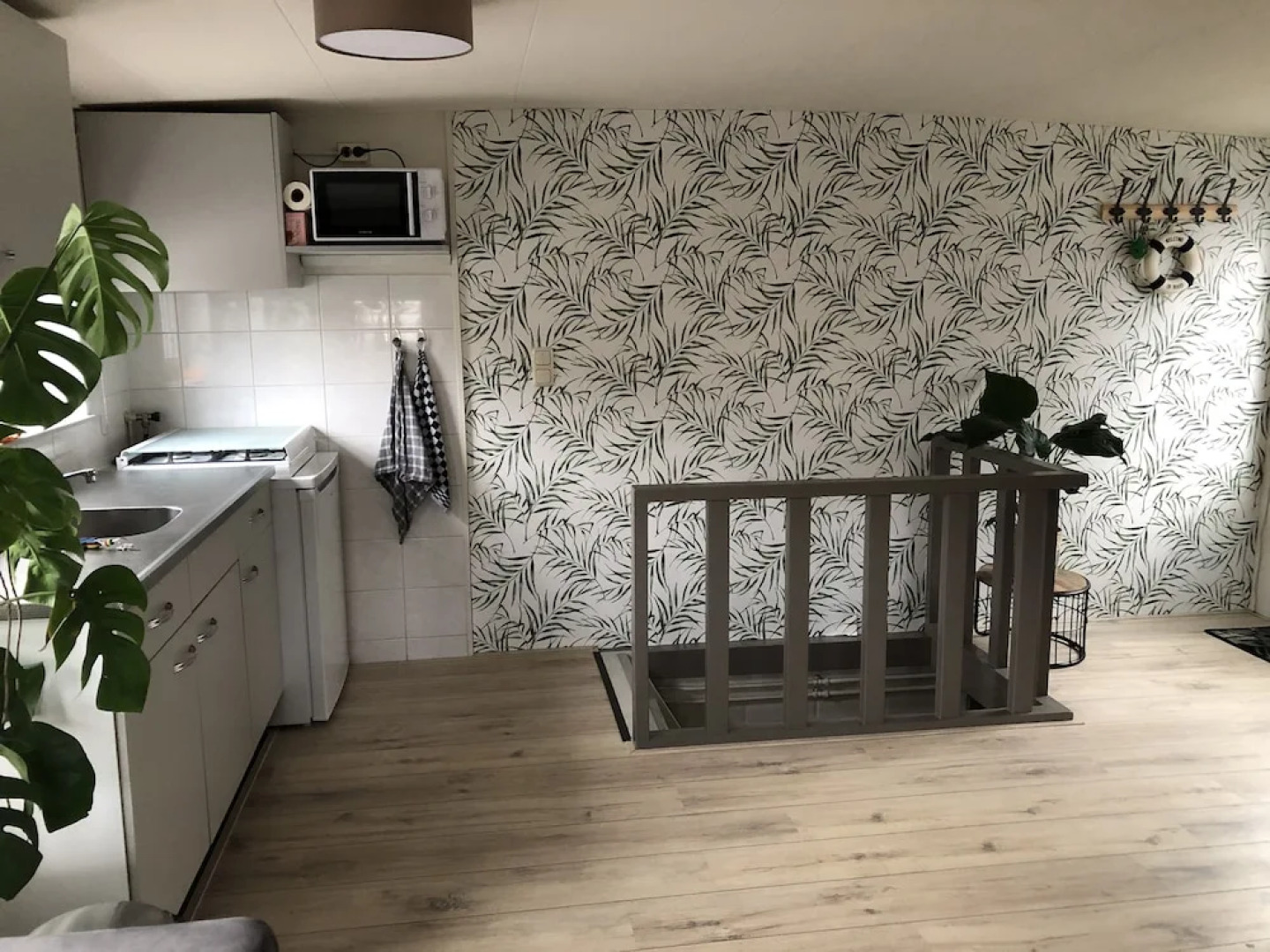 Slapen in eigentijds woonboot hotel