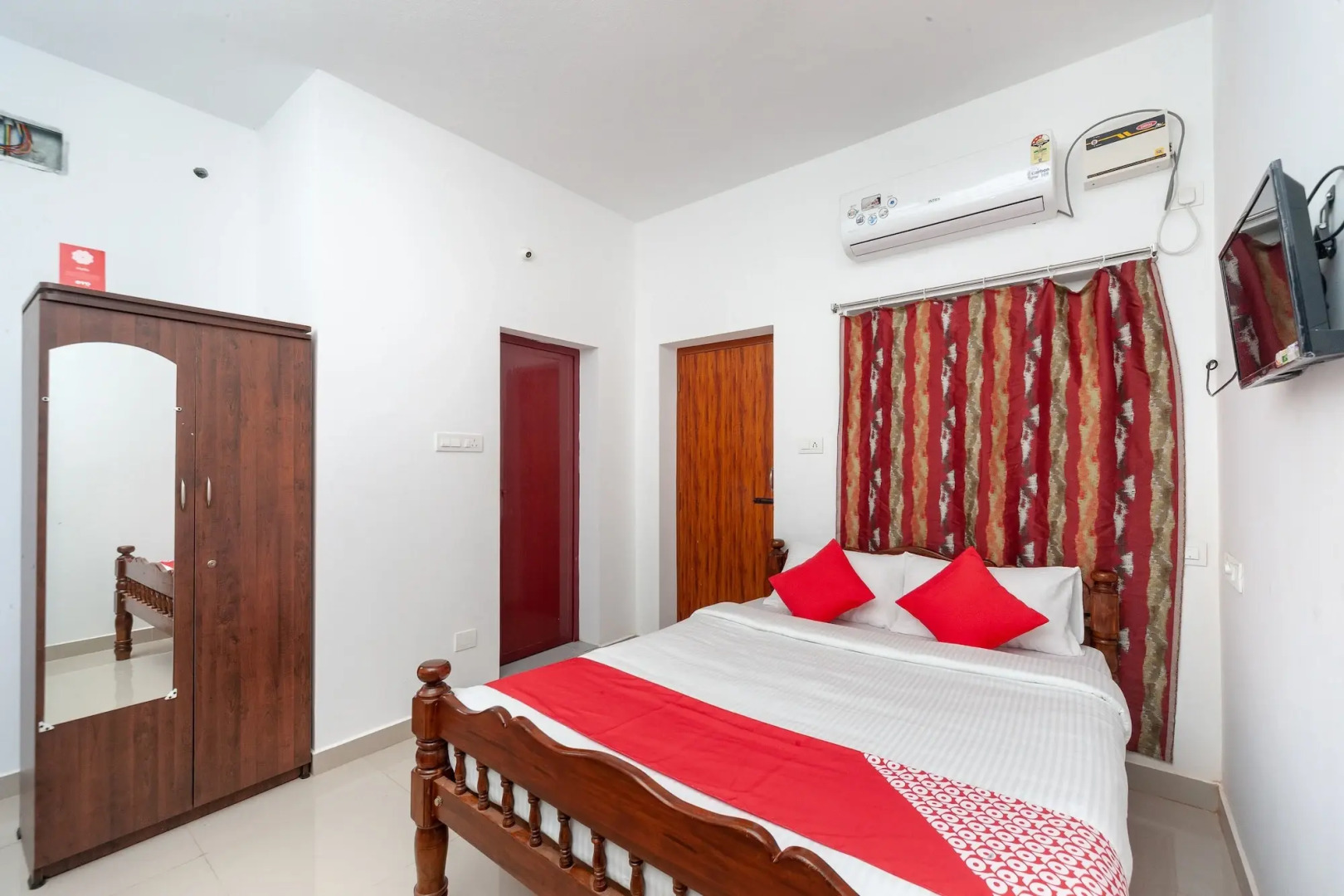 OYO 19663 Greenways Residential Homestay