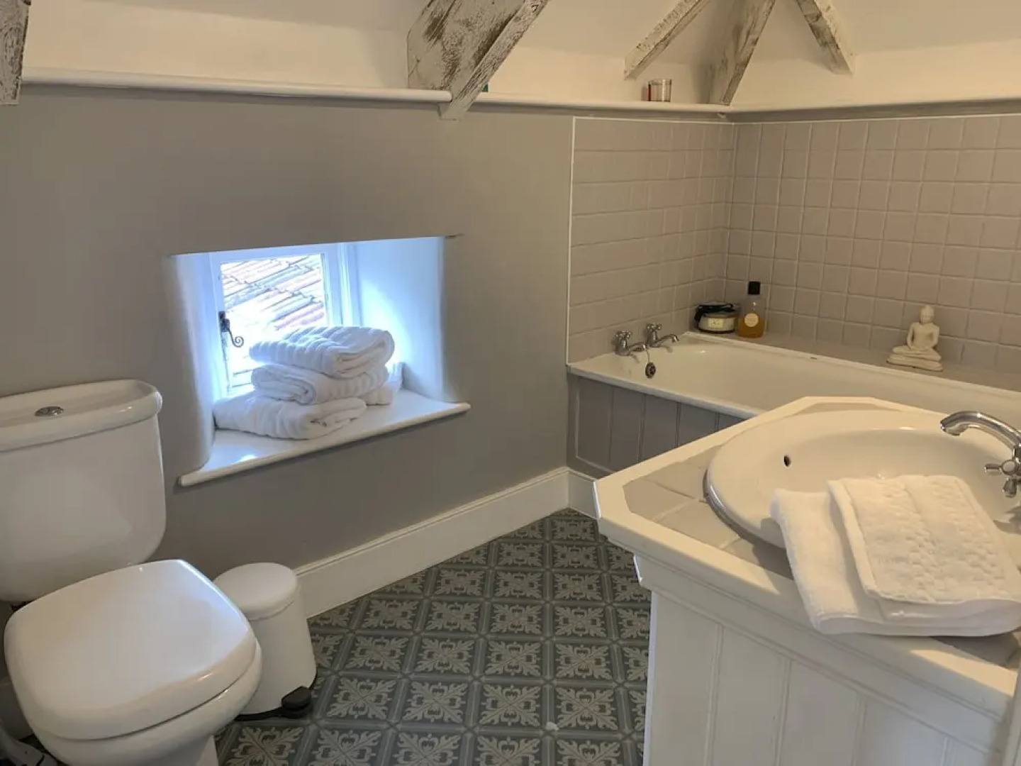 Stylish 5-bed Coach House in Badgworth