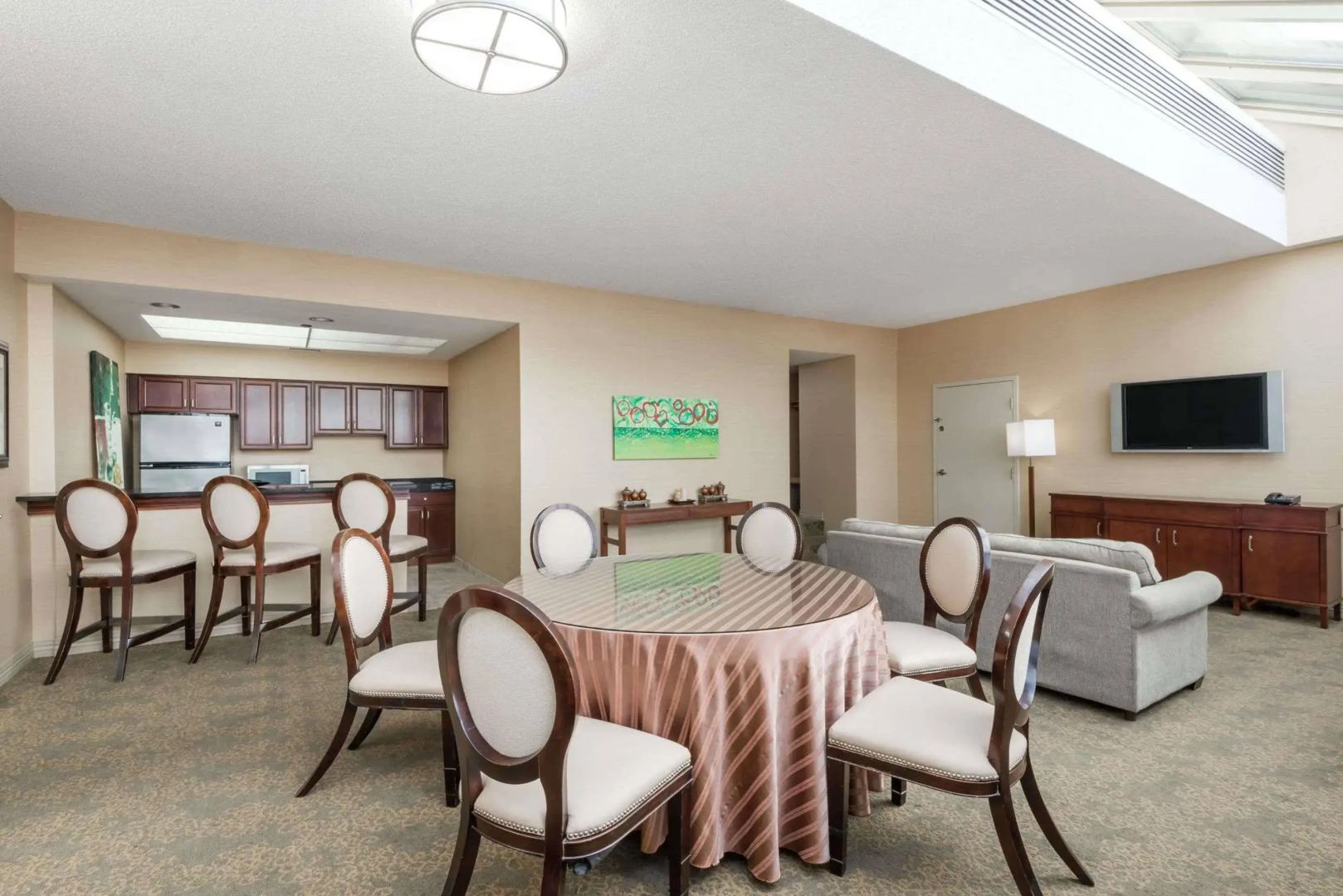 Delta Hotels by Marriott Cincinnati Sharonville