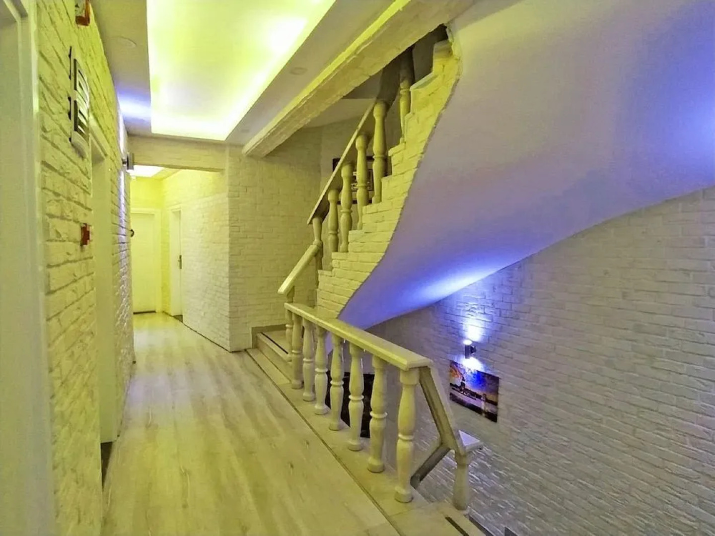 Kroisos Lake Resort Hotel