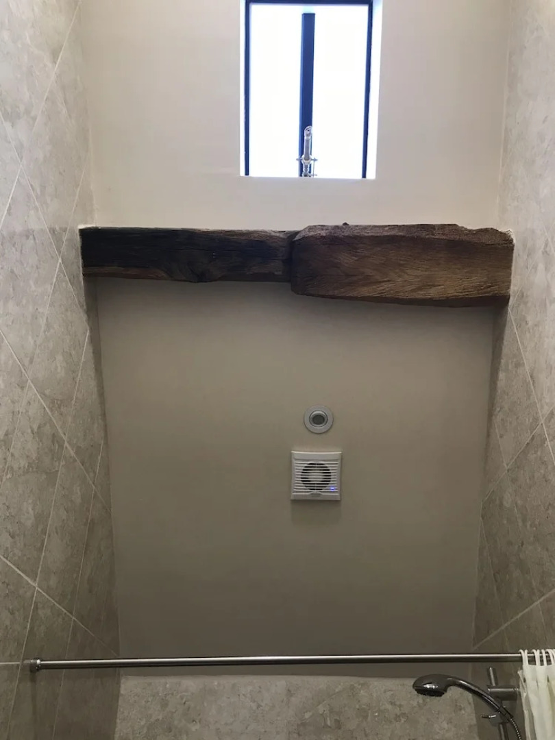 Nuneaton - Cottage - Sleeps 2 - Parking - Garden