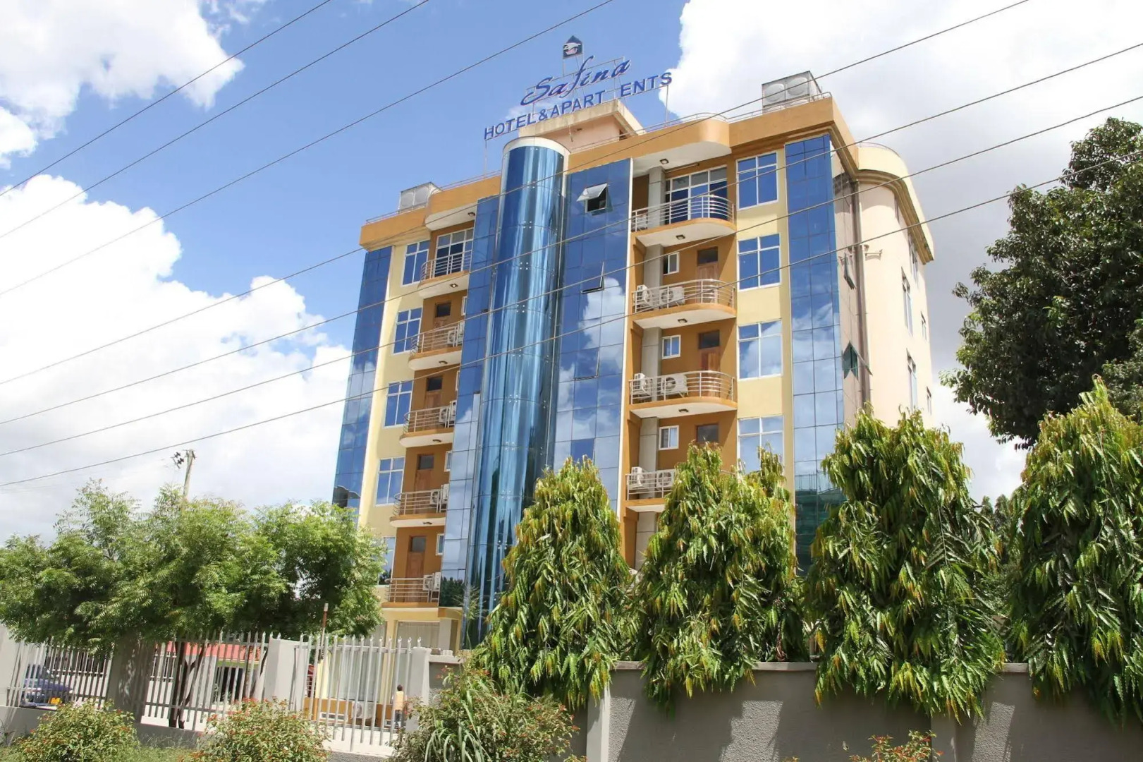 Safina Hotel & Apartments