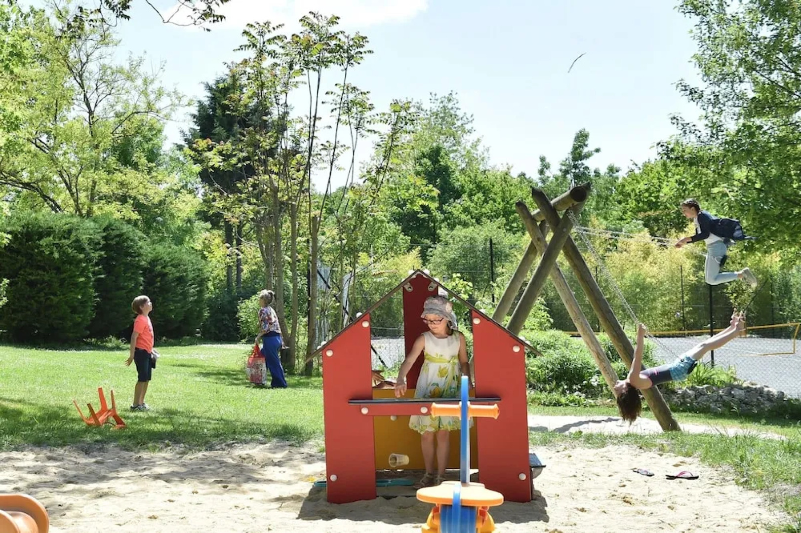 Camping Le Petit Lion - Lodges Bois