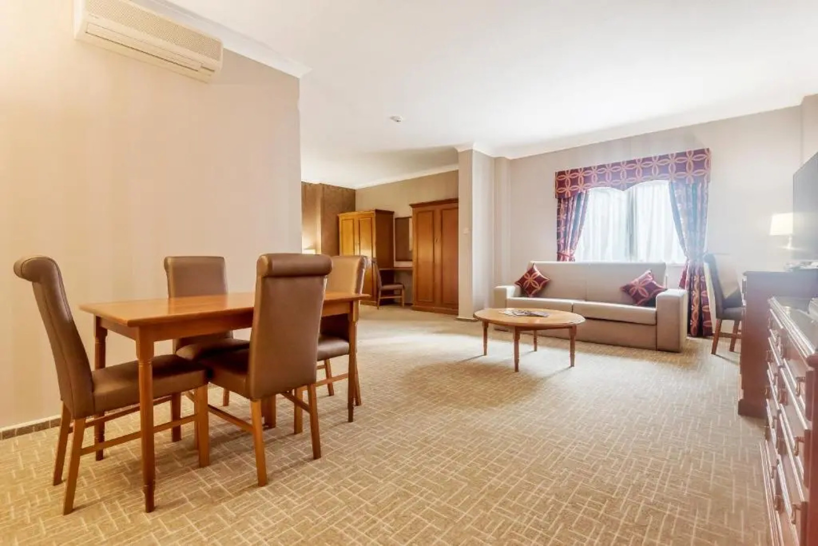 The Coppid Beech Hotel