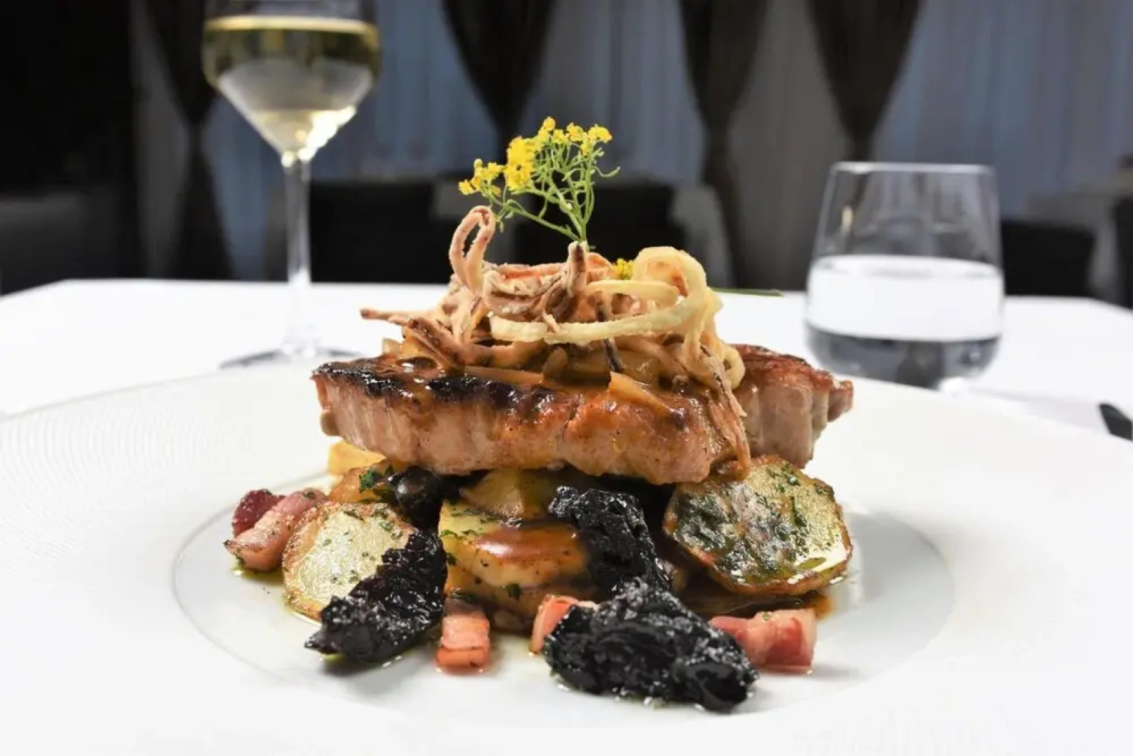 Santiny Hotel & Restaurant