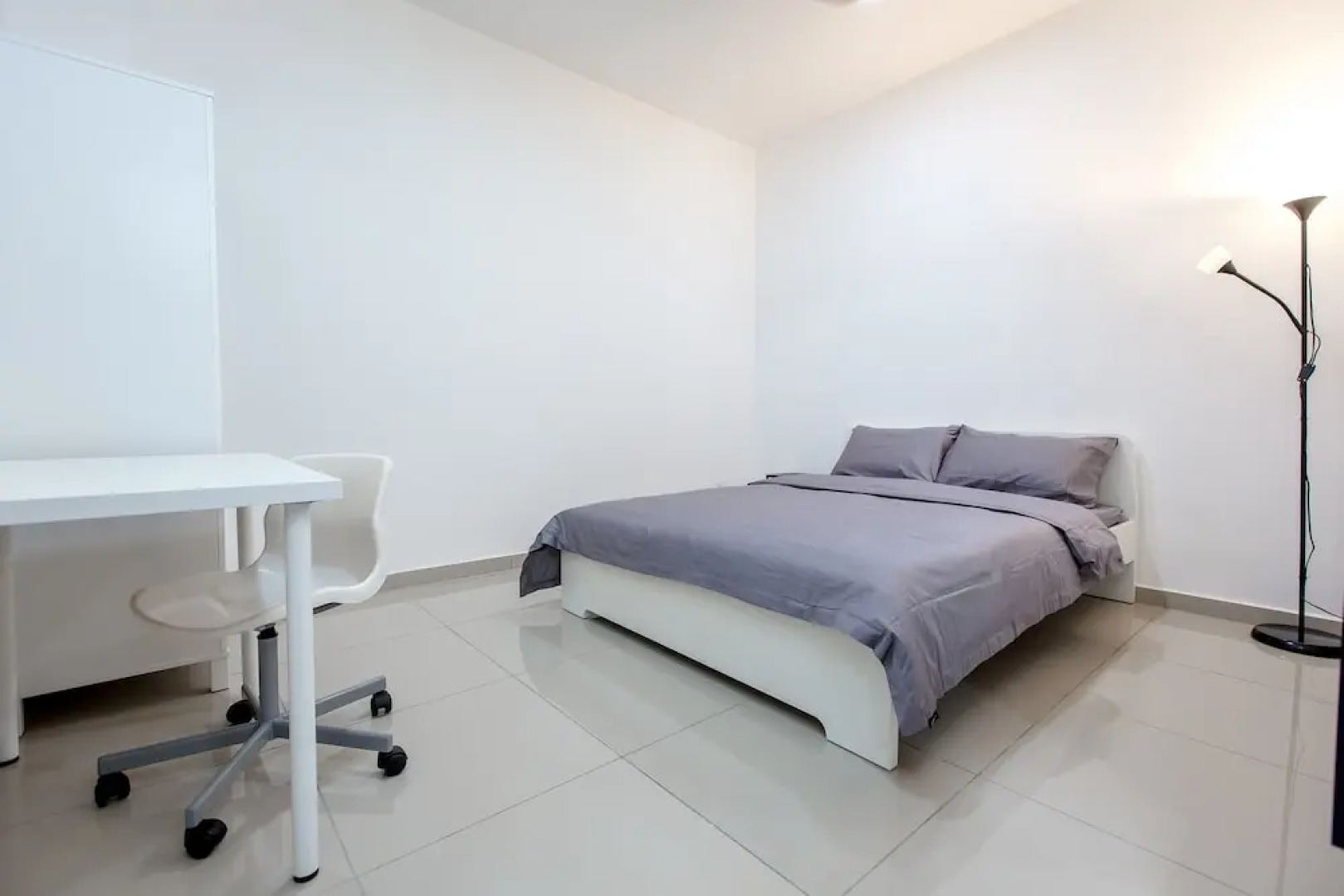 Rex Ollie The Edge Residence