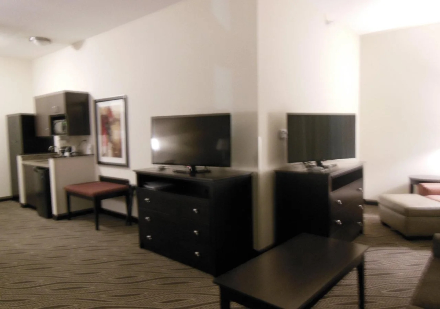 Holiday Inn Express and Suites Washington Meadow L