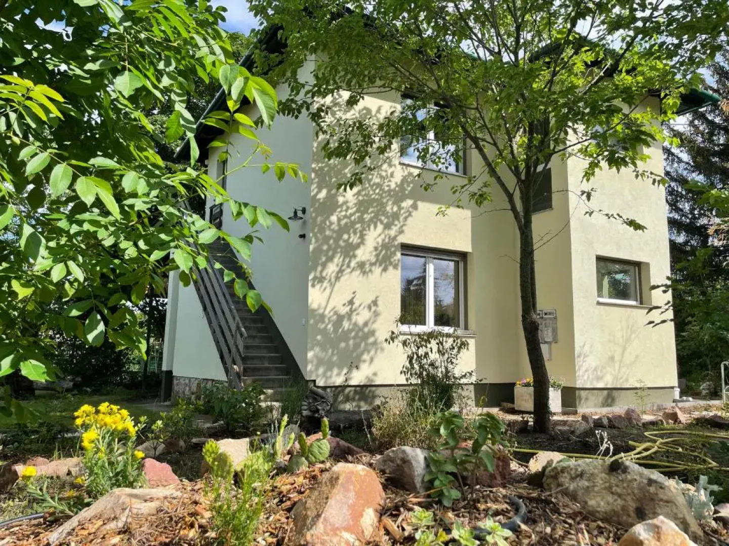 Lombliget Velence Vendégház