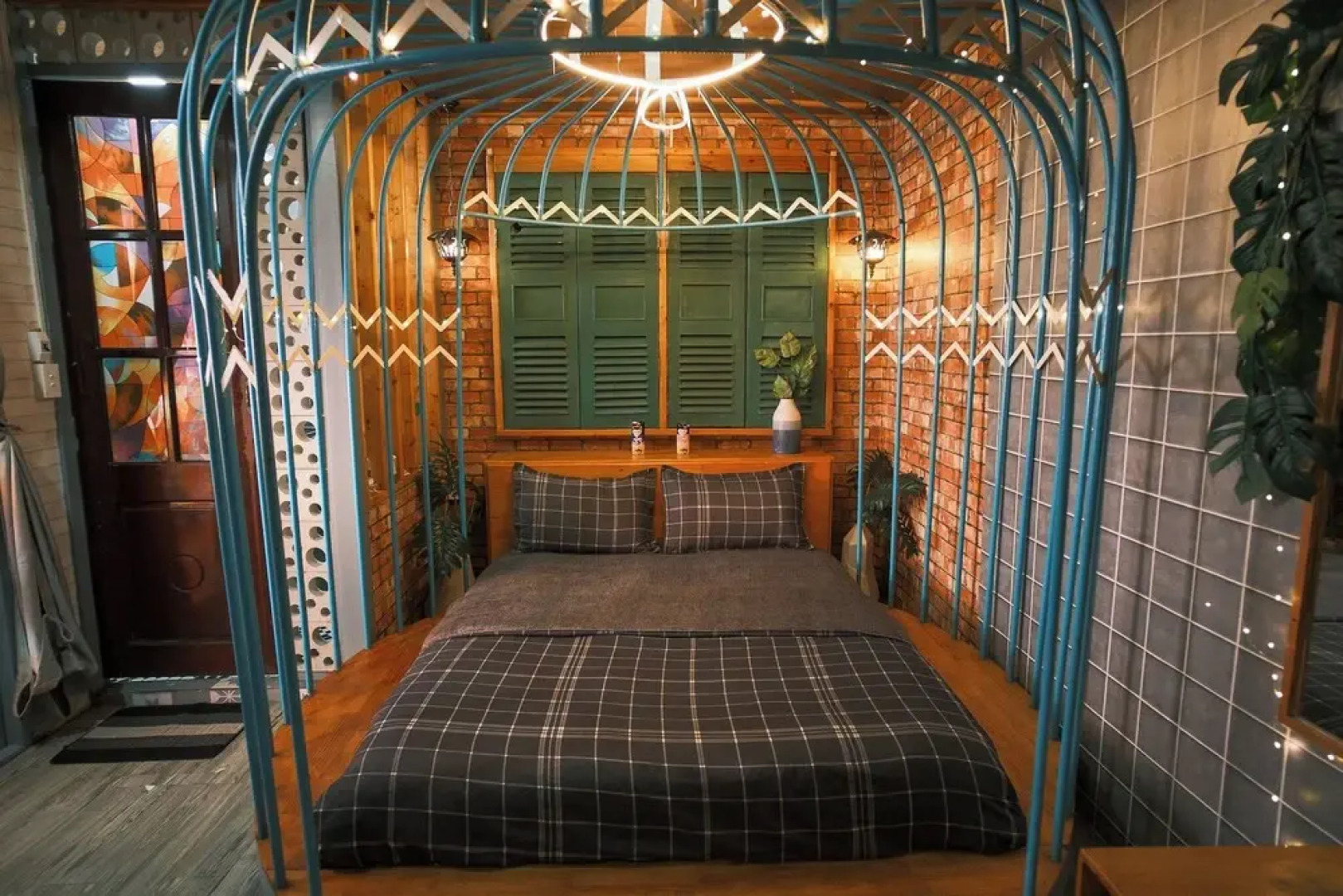 1984 Hotel Kien Giang