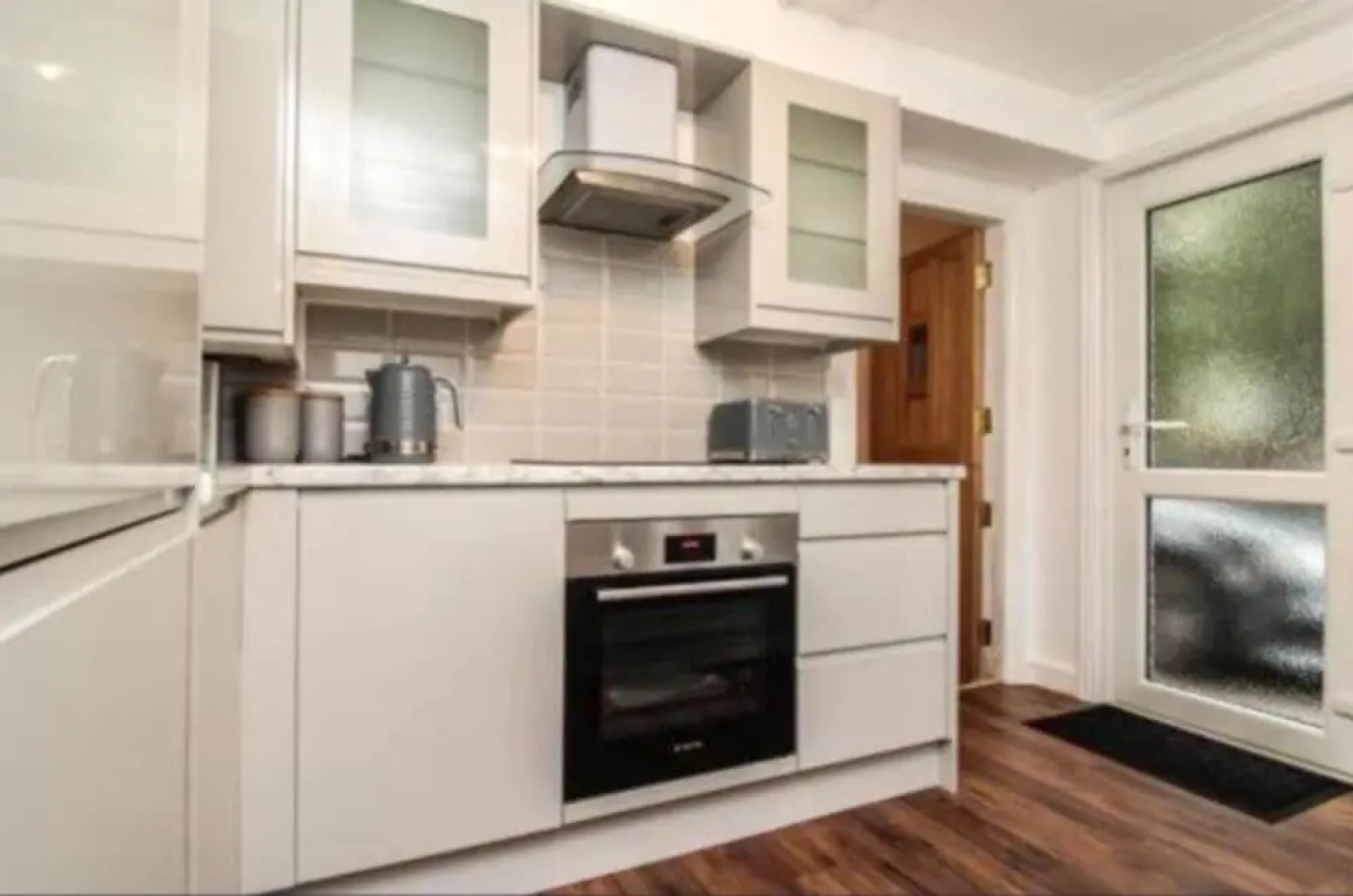 Charming 2-bed Apartment in Brentwood Free Parking