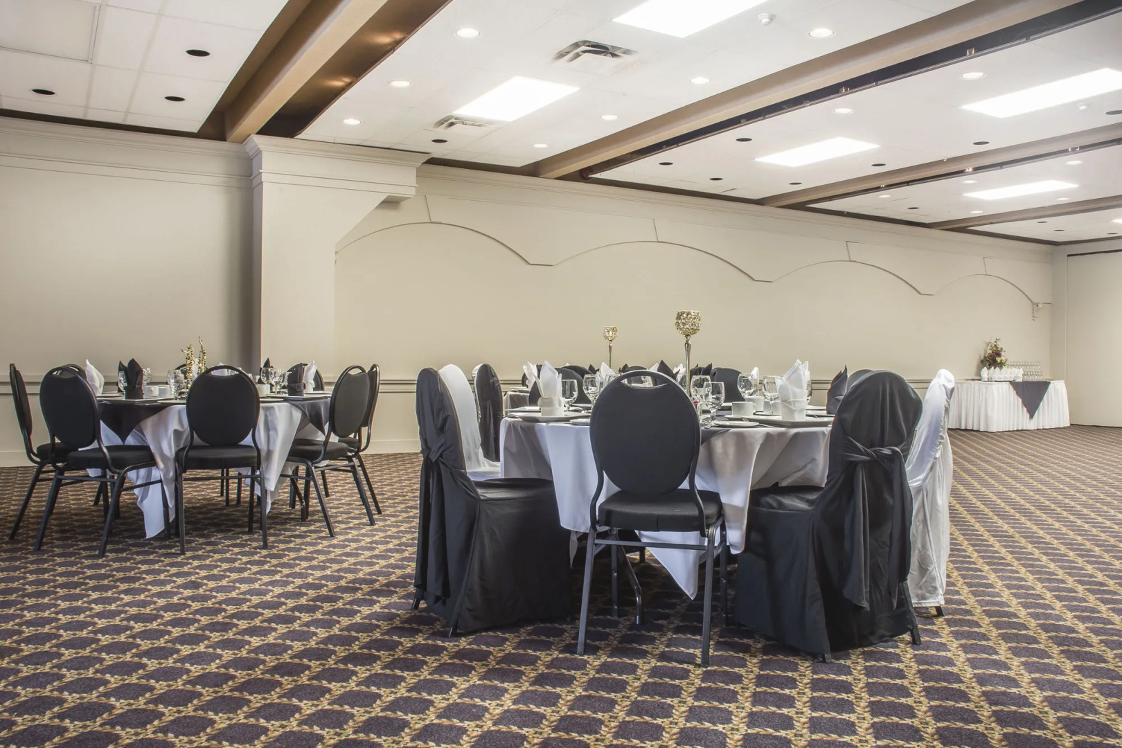 Village Inn & Suites