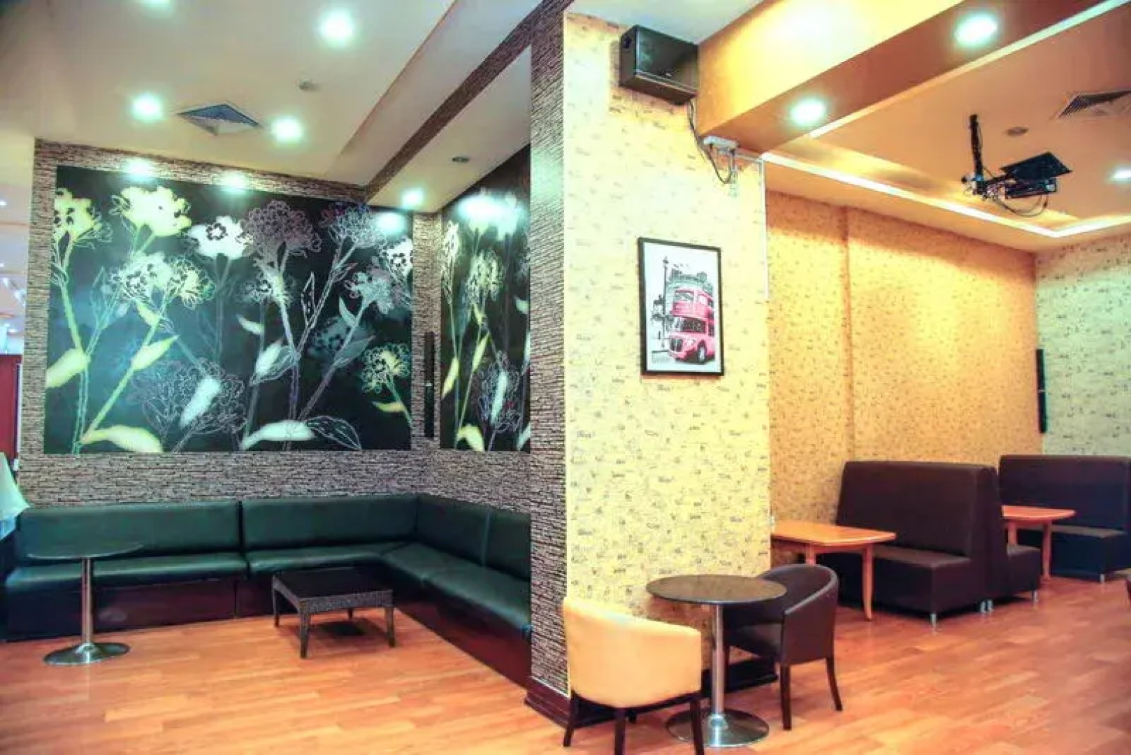 Чарлак Отель