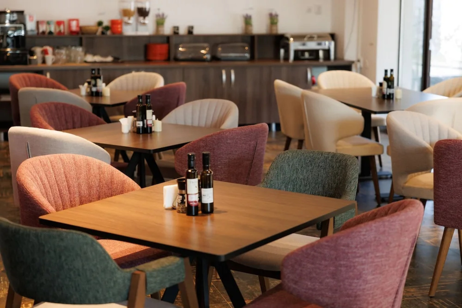 Suru Hotel & Restaurant