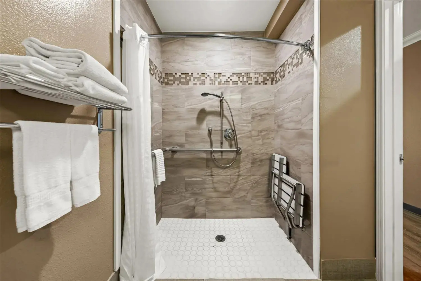 Comfort Inn & Suites Salinas City Center Area