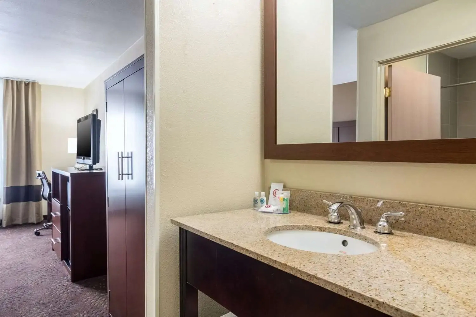 Holiday Inn Express and Suites Hannibal