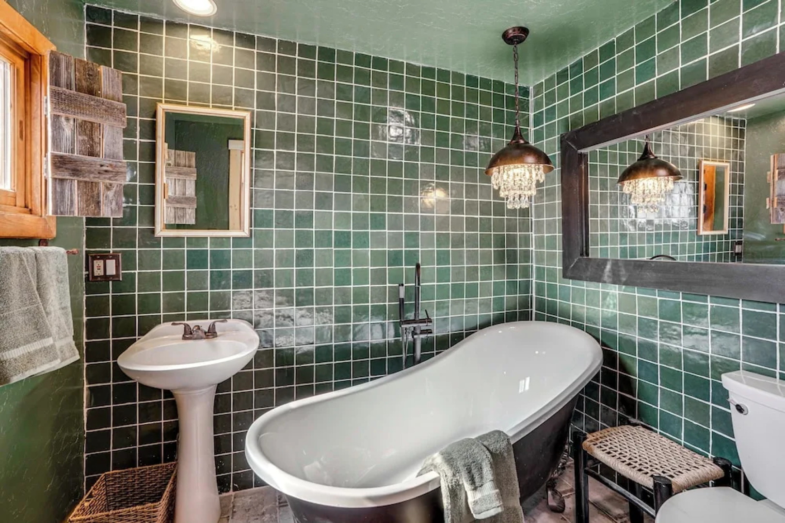 14 Mi to Main Street Moab: Cabin w/ Hot Tub Access