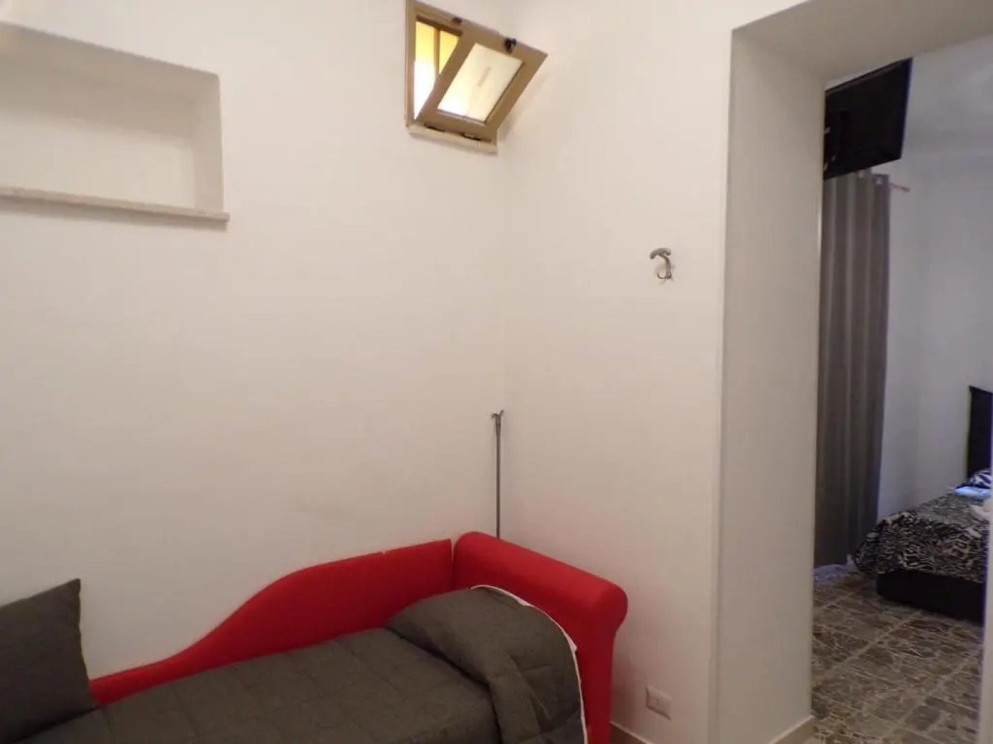NUOVA AURORA Rent Rooms