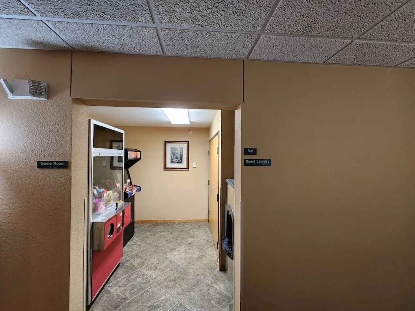 Pine Peaks Lodge & Suites