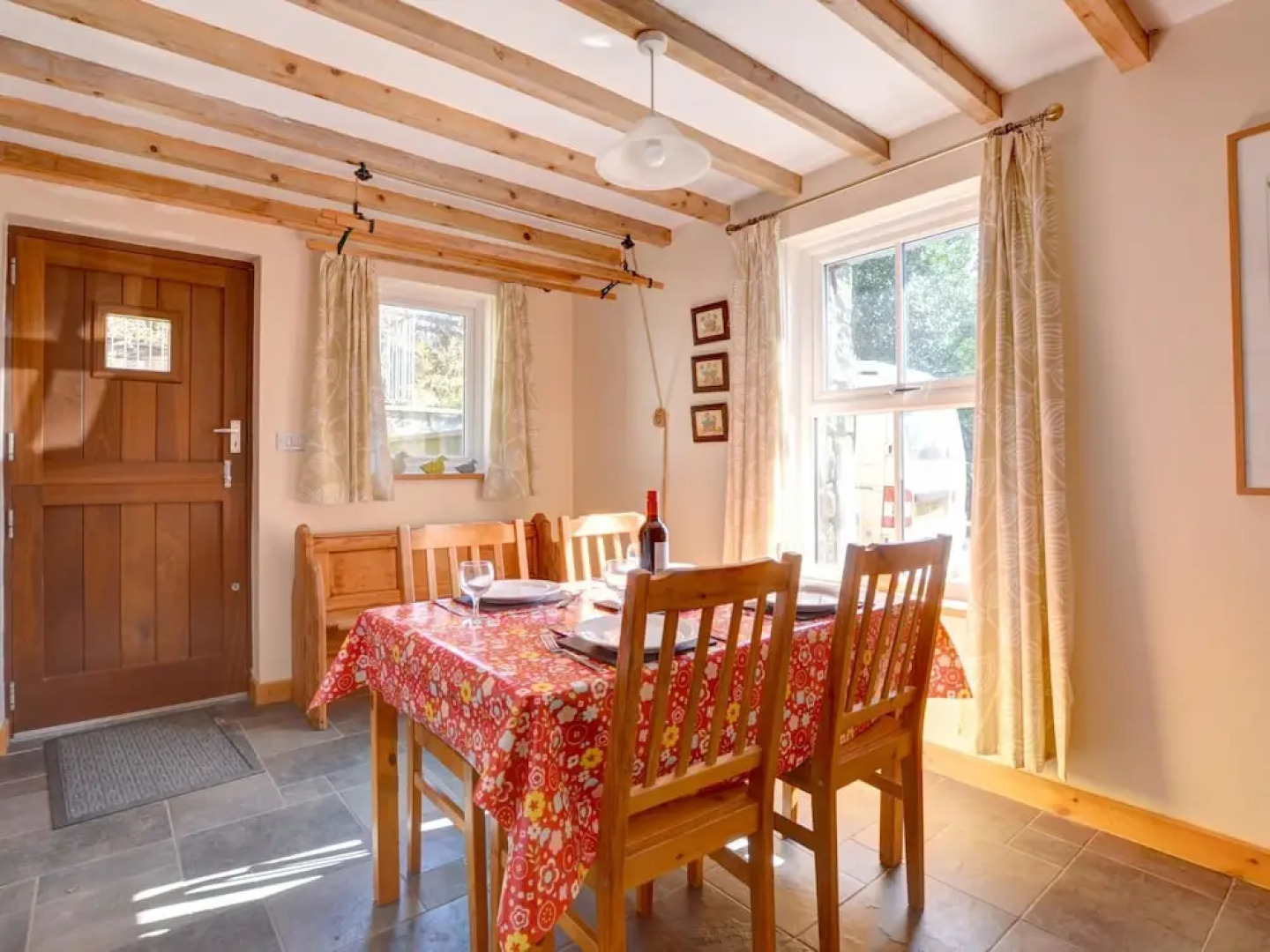 Cosy holiday home in Penrhyndeudraeth with Terrace