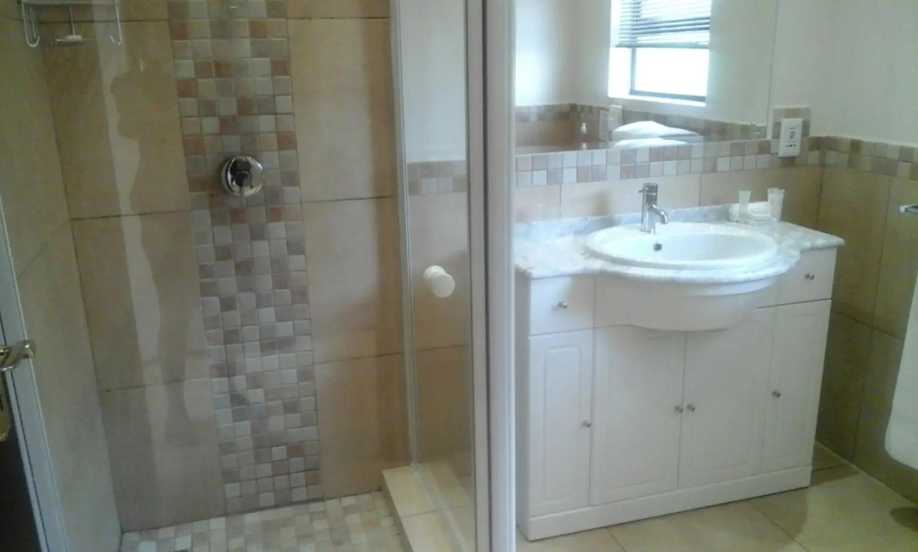 Hoyohoyo Chartwell Lodge