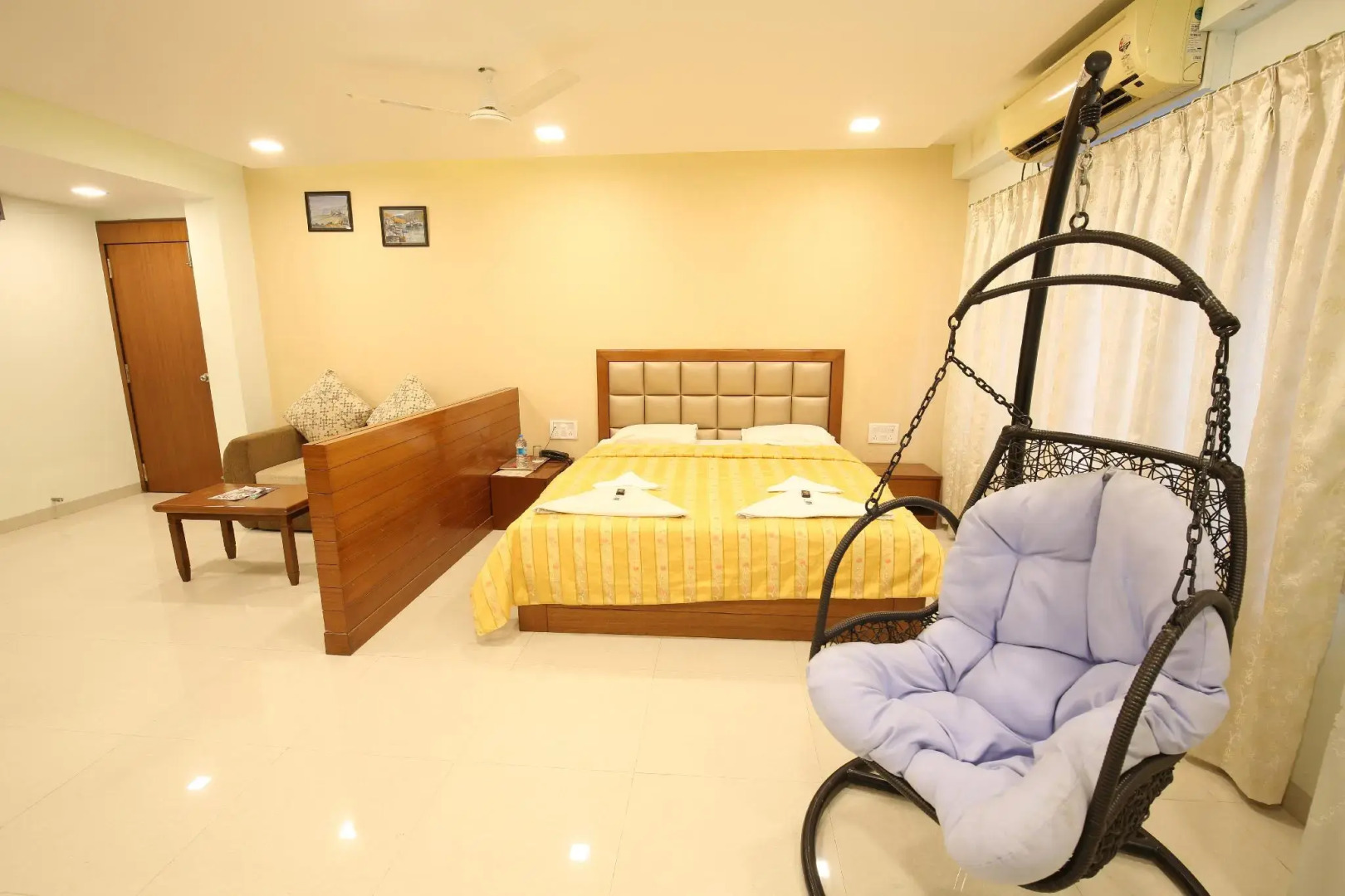 Hotel Kohinoor Square