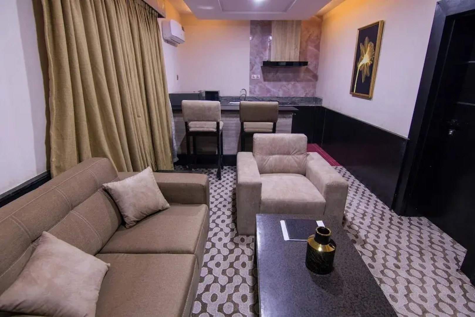 Bon Hotel Royal Parklane