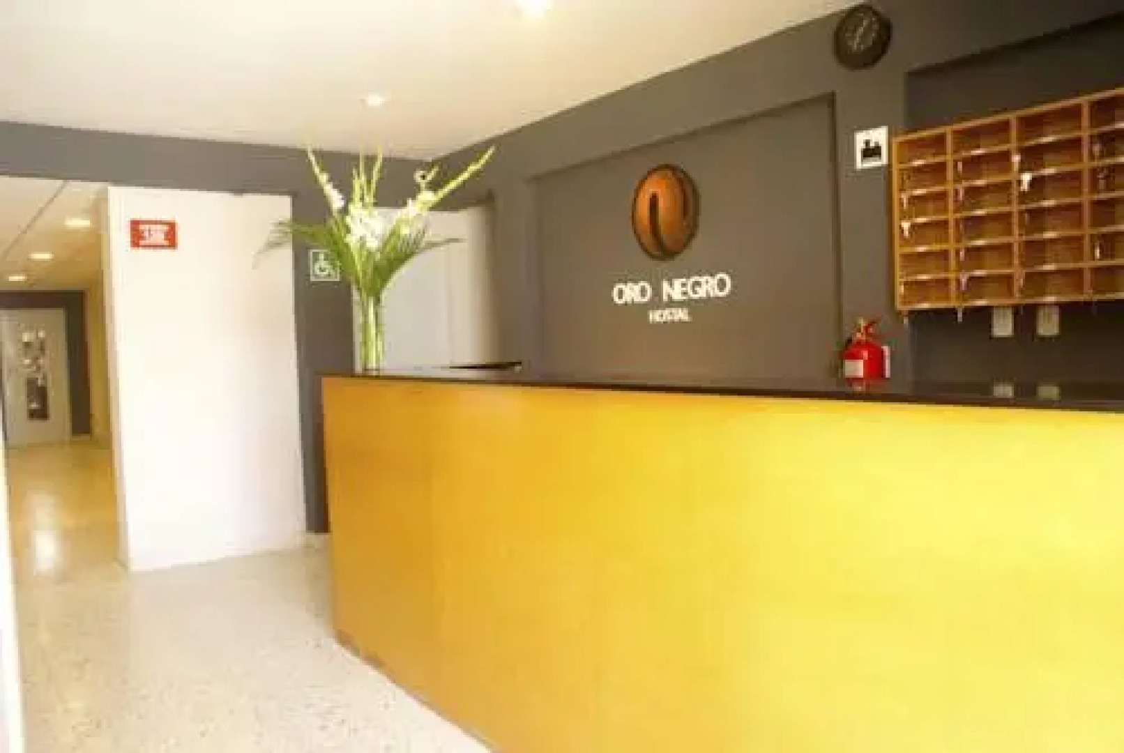 Oro Negro Talara Hostal & Restobar