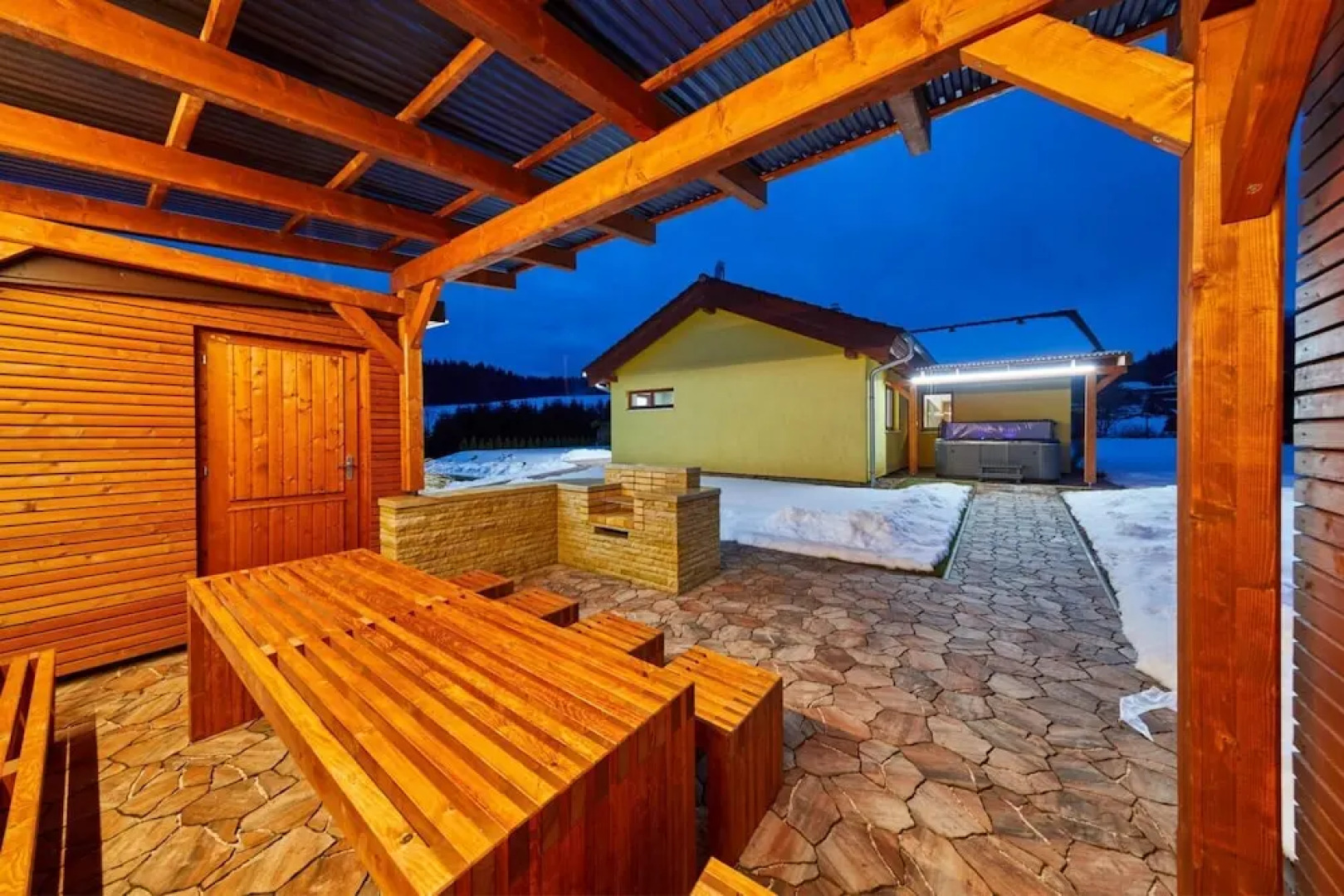 Cerna Kcg350 in Cermn