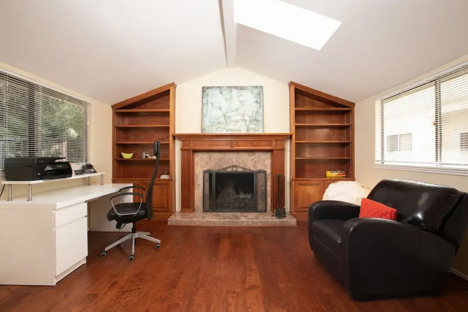 Sunny Pasadena Mansion, Sparkling Heated Pool & Projector Room!