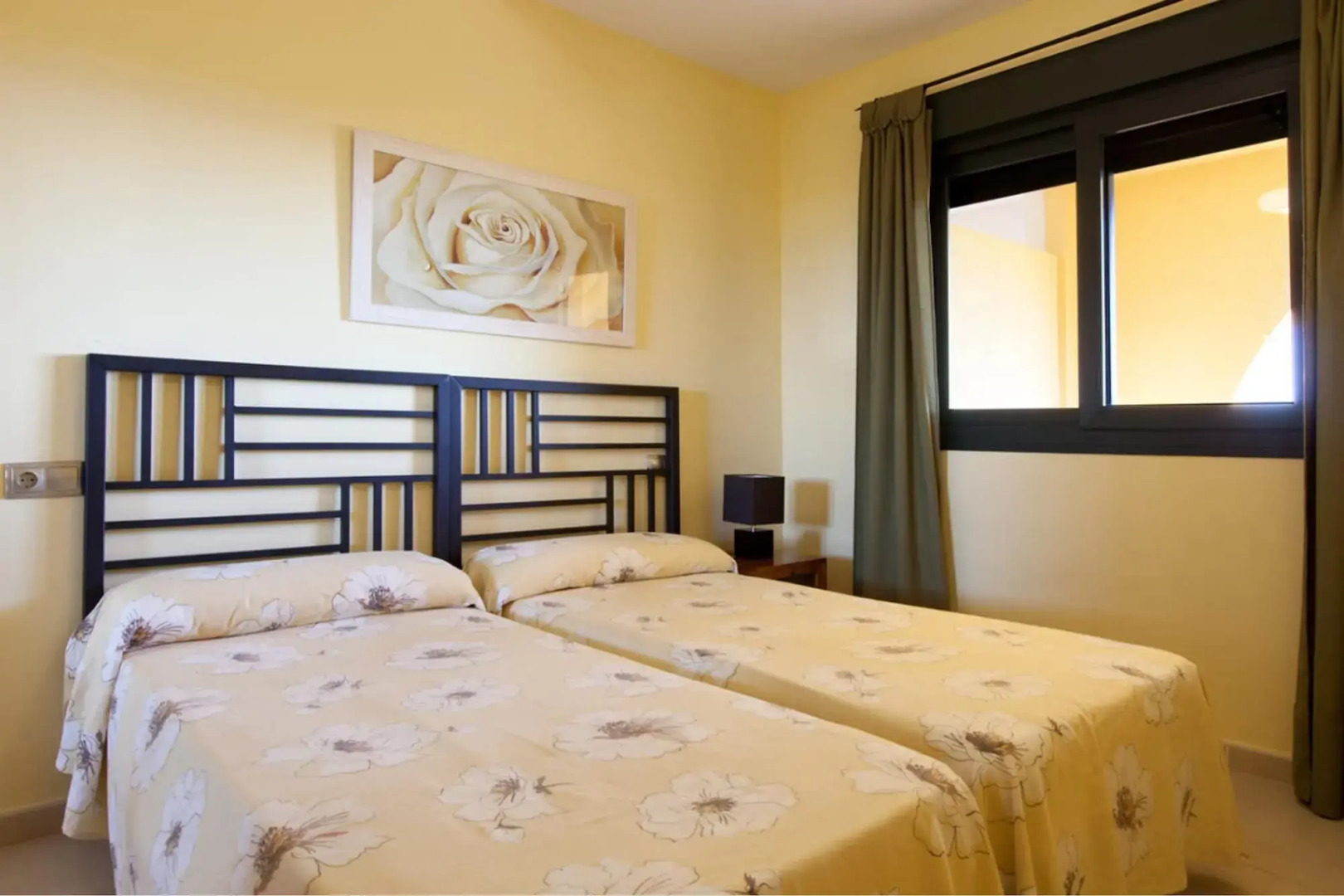 Apartamentos Playamarina