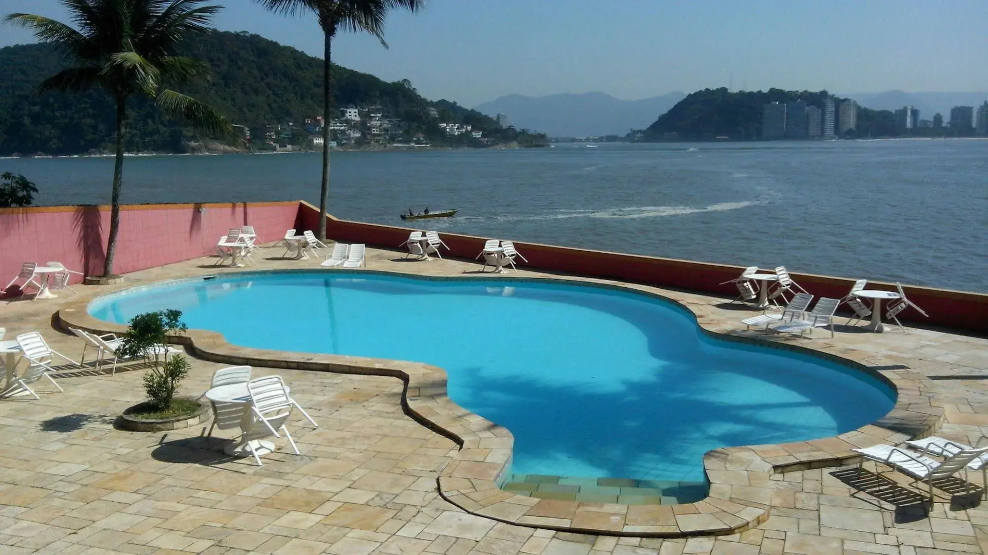 Ilha Porchat Hotel