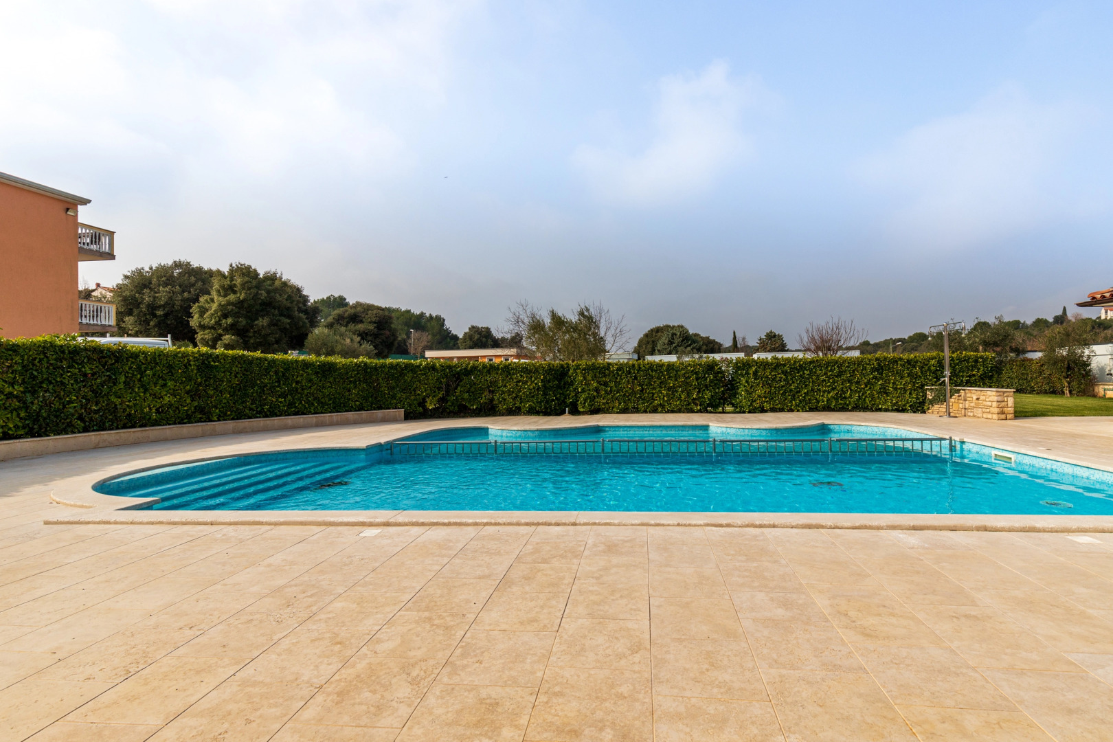 Pool Apartment Suzi 8