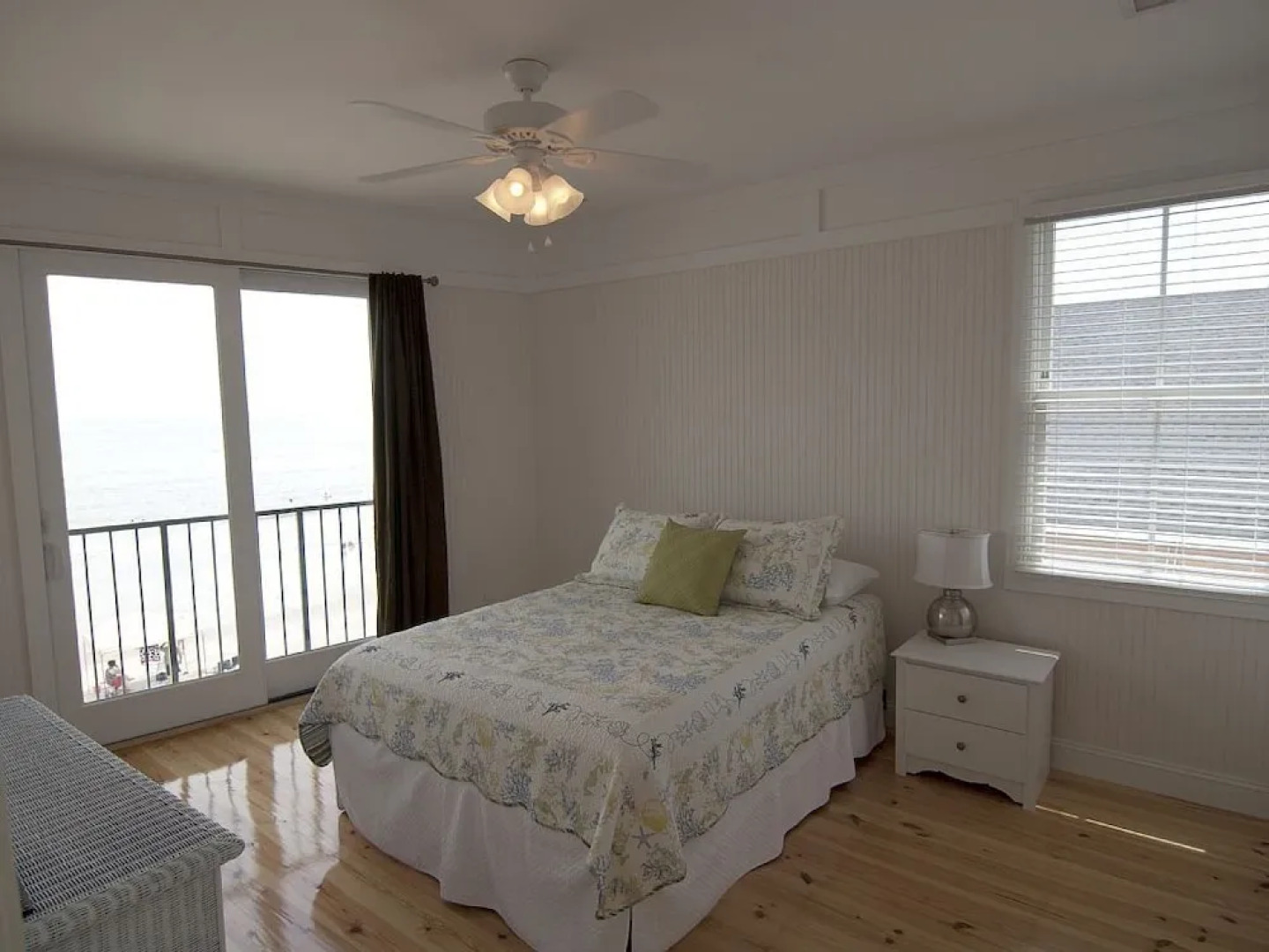 Moontide - 5 Br home by RedAwning