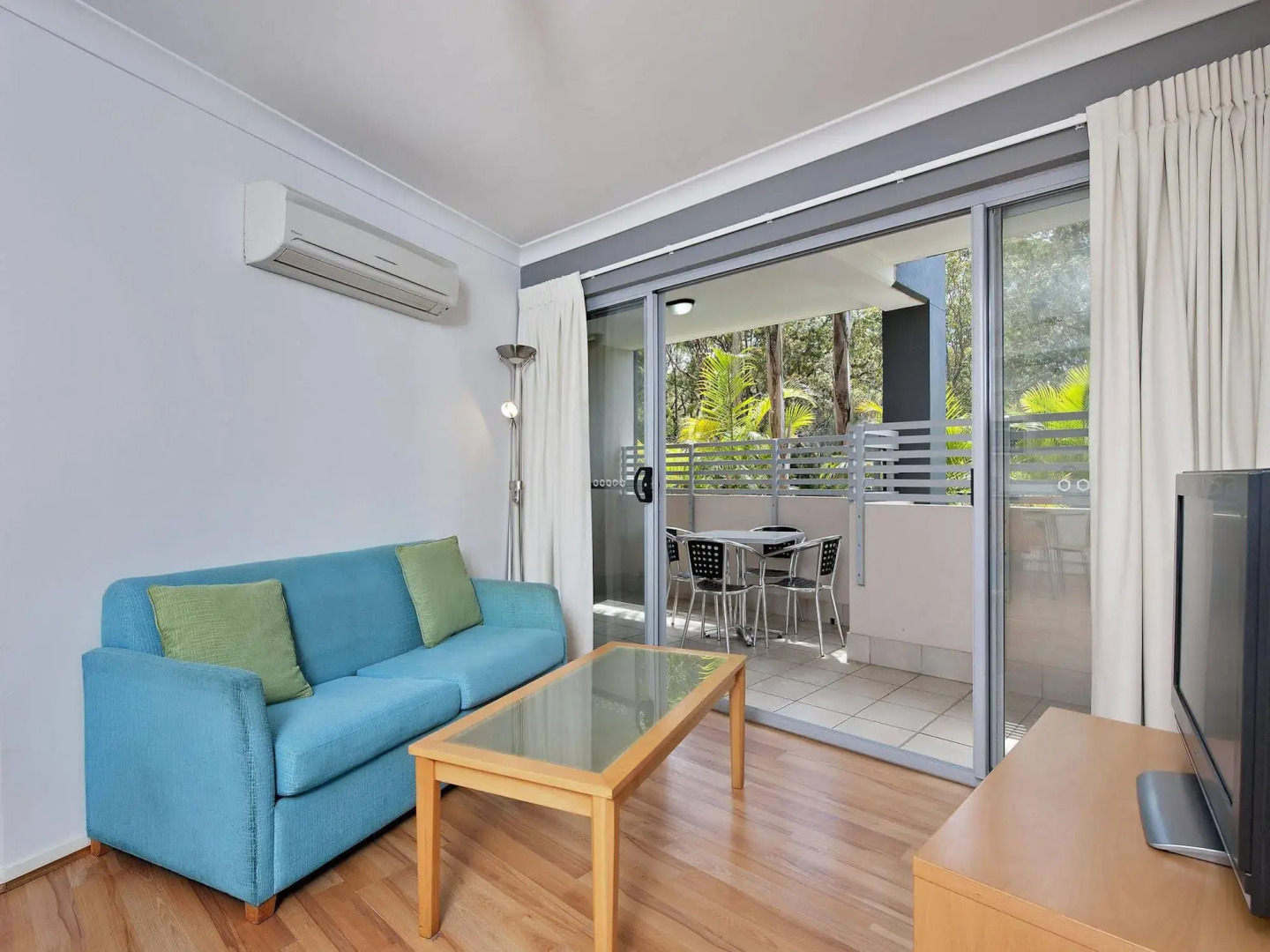 Shoal Bay Beachclub Apartments