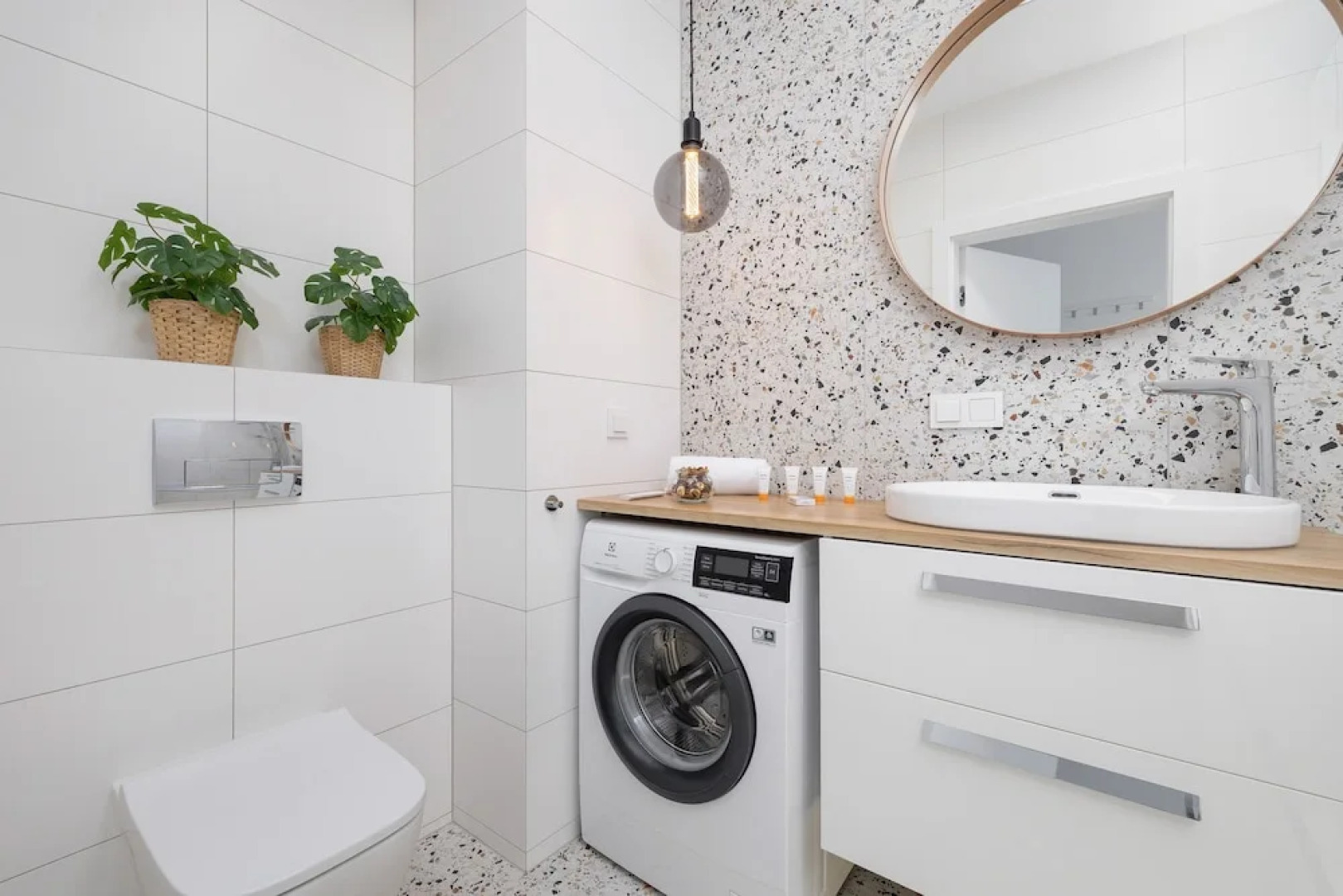 Stylish Apartment Bażantów by Renters