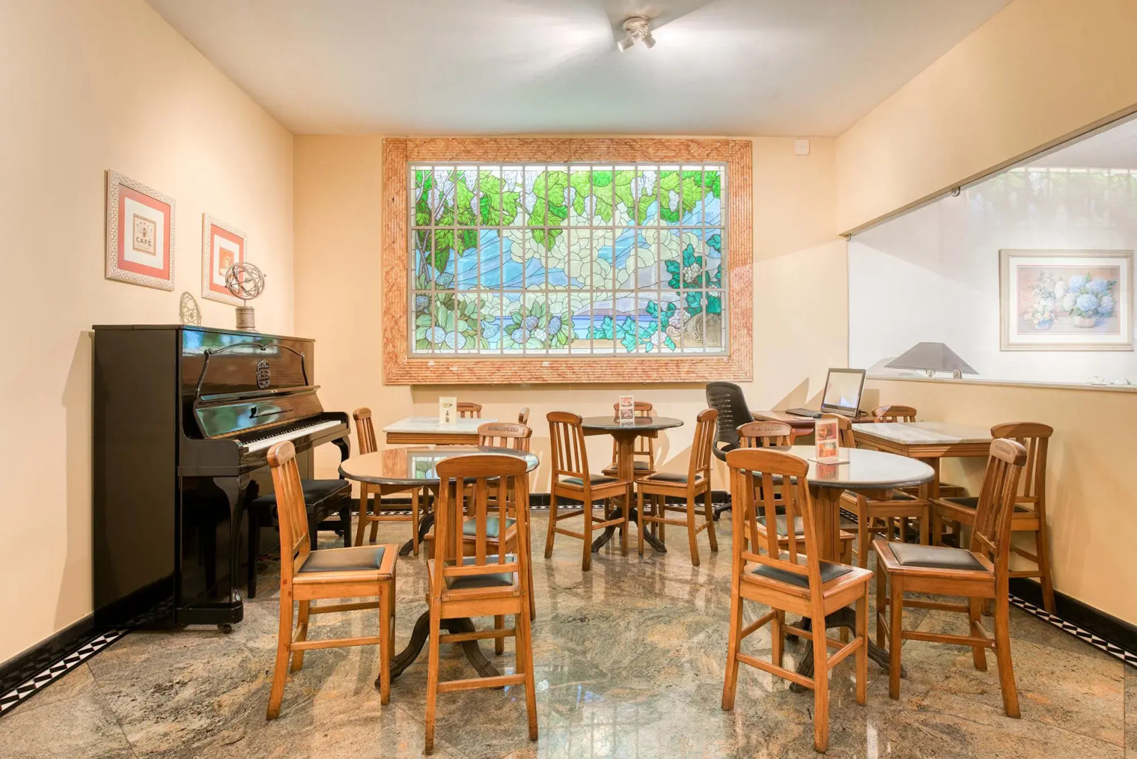 Augusto's Copacabana Hotel