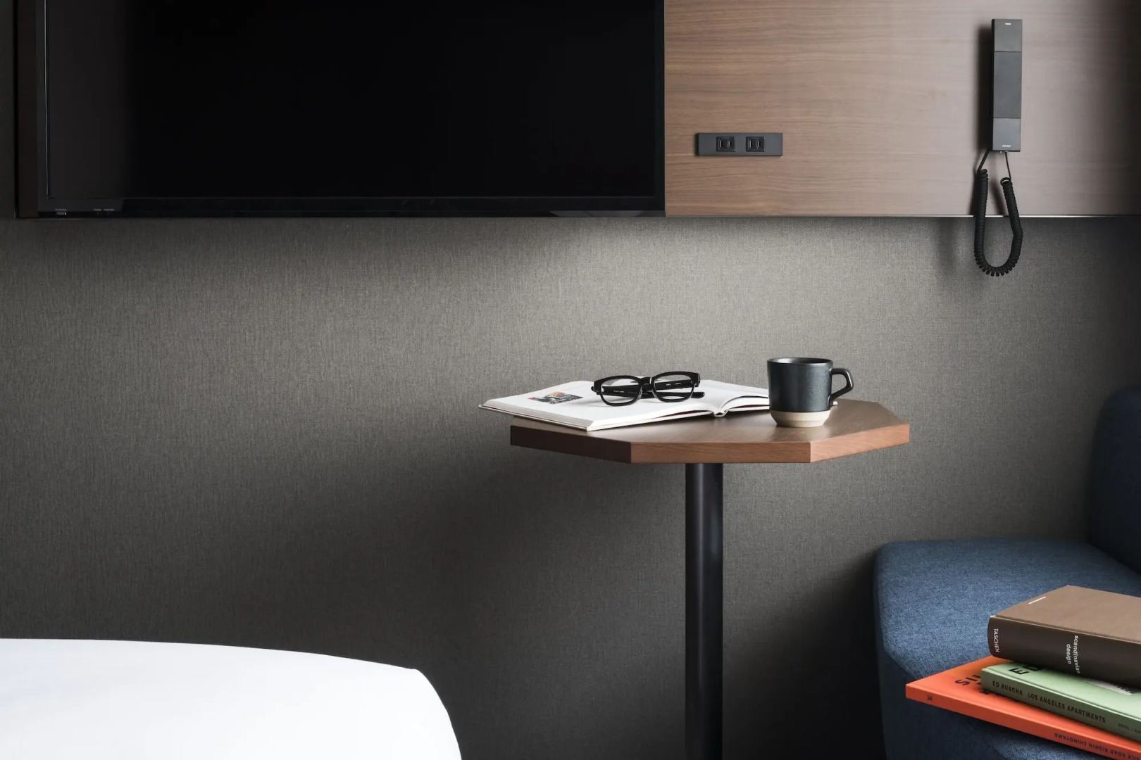 Отель Bespoke Shinsaibashi